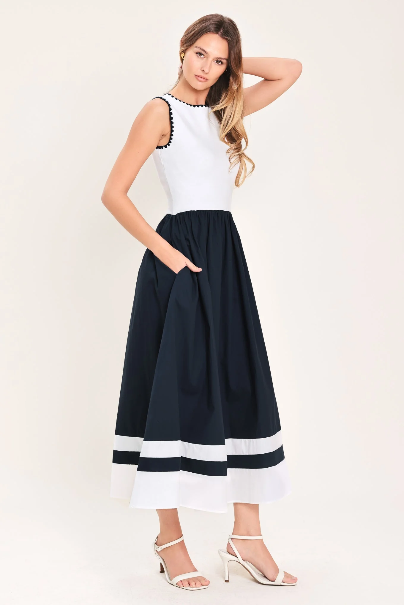 EVERYDAY ELEGANCE NAVY & WHITE MIDI DRESS - Image 5