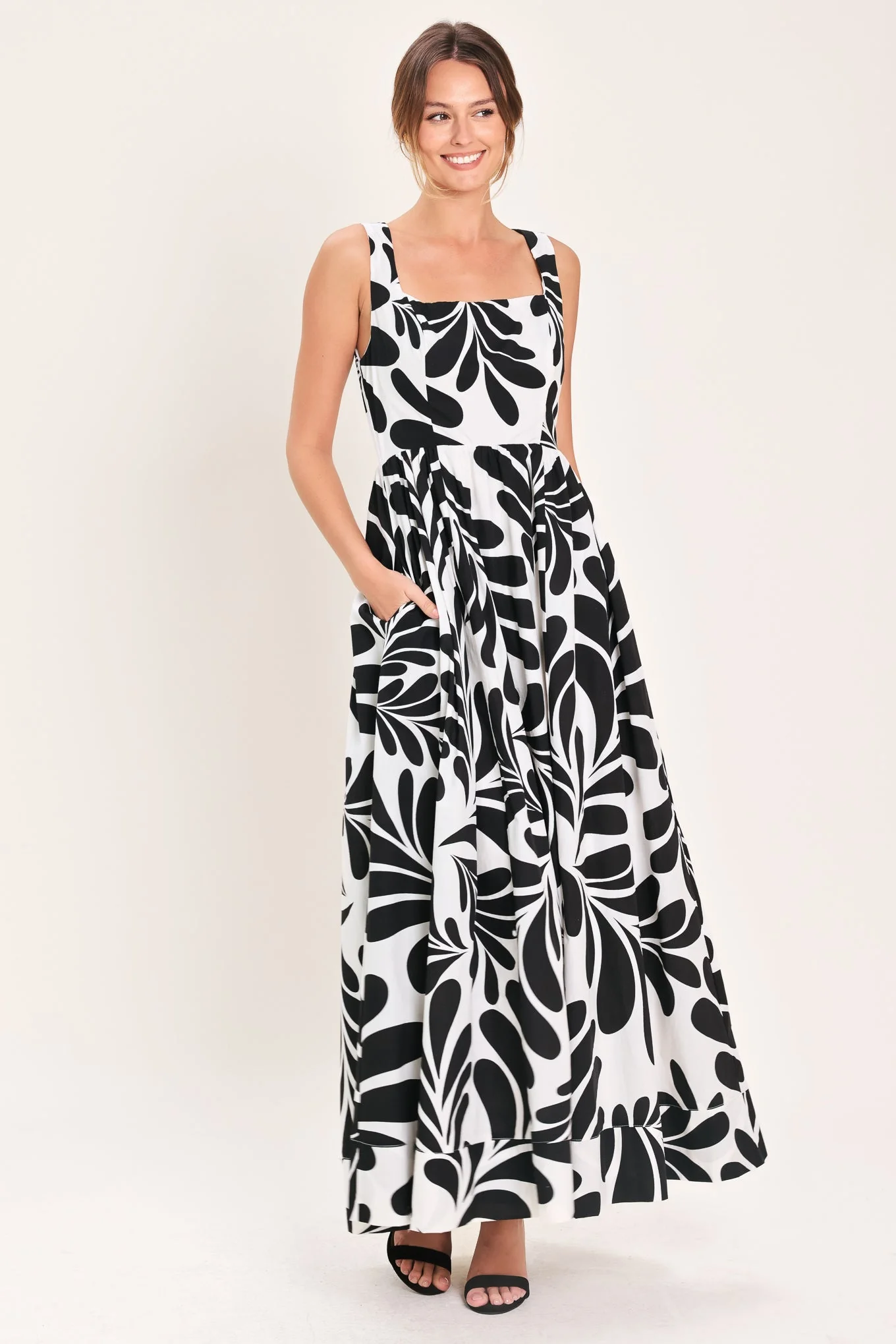MONO BLOOM MAXI DRESS WITH KEYHOLE BACK - Image 3